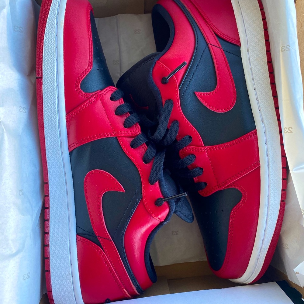 Air Jordan 1 Low Reverse Bred